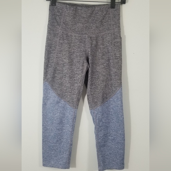 Champion Two-Toned Capri Athletic Leggings. Workout Pants. Side Pocket. Size S. - Picture 1 of 5